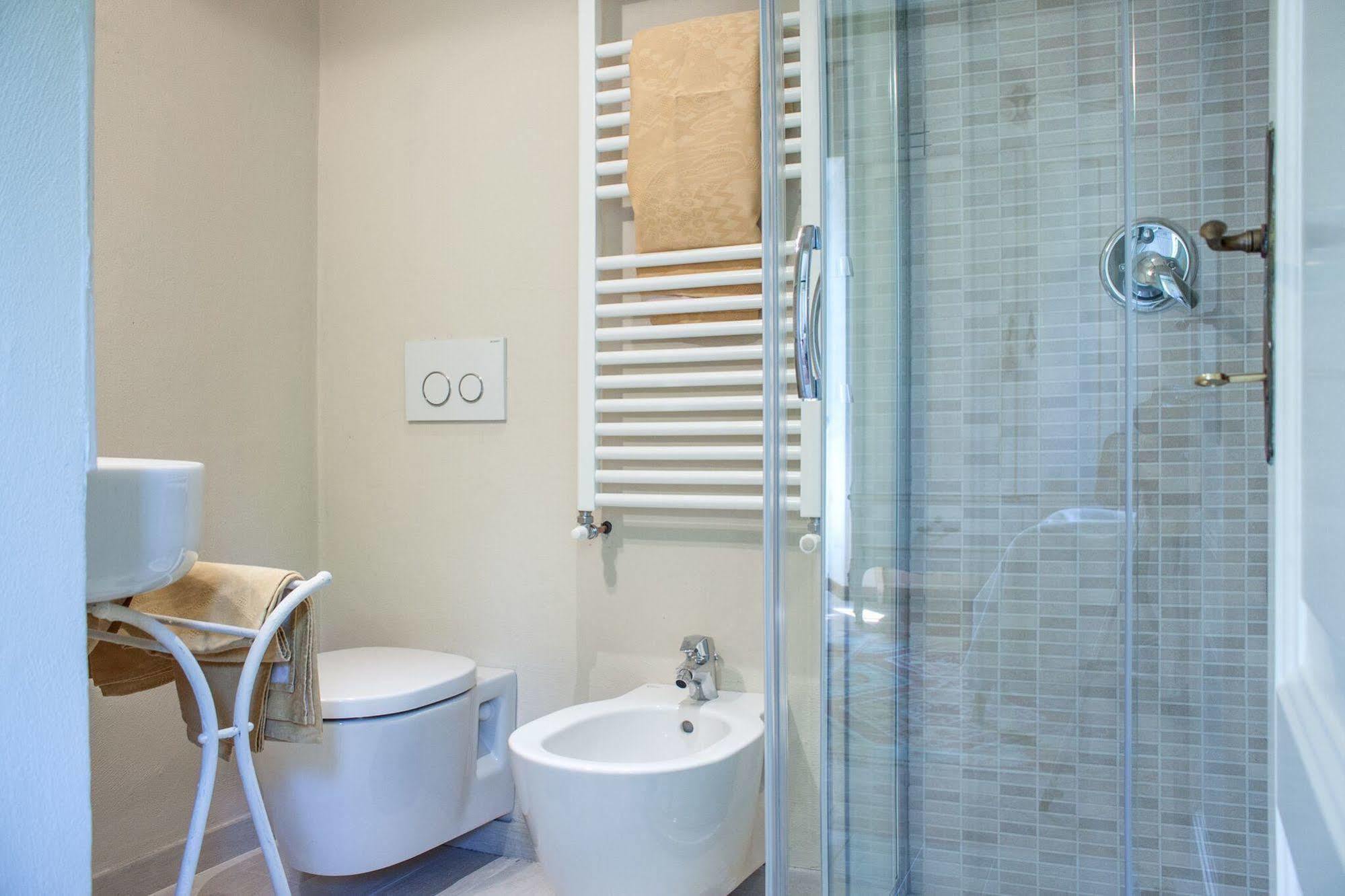 Casa La Viola Blu Bed and Breakfast Τσερνόμπιο Εξωτερικό φωτογραφία