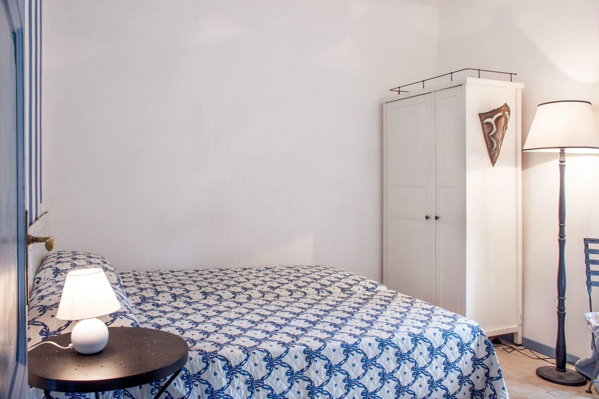 Casa La Viola Blu Bed and Breakfast Τσερνόμπιο Εξωτερικό φωτογραφία