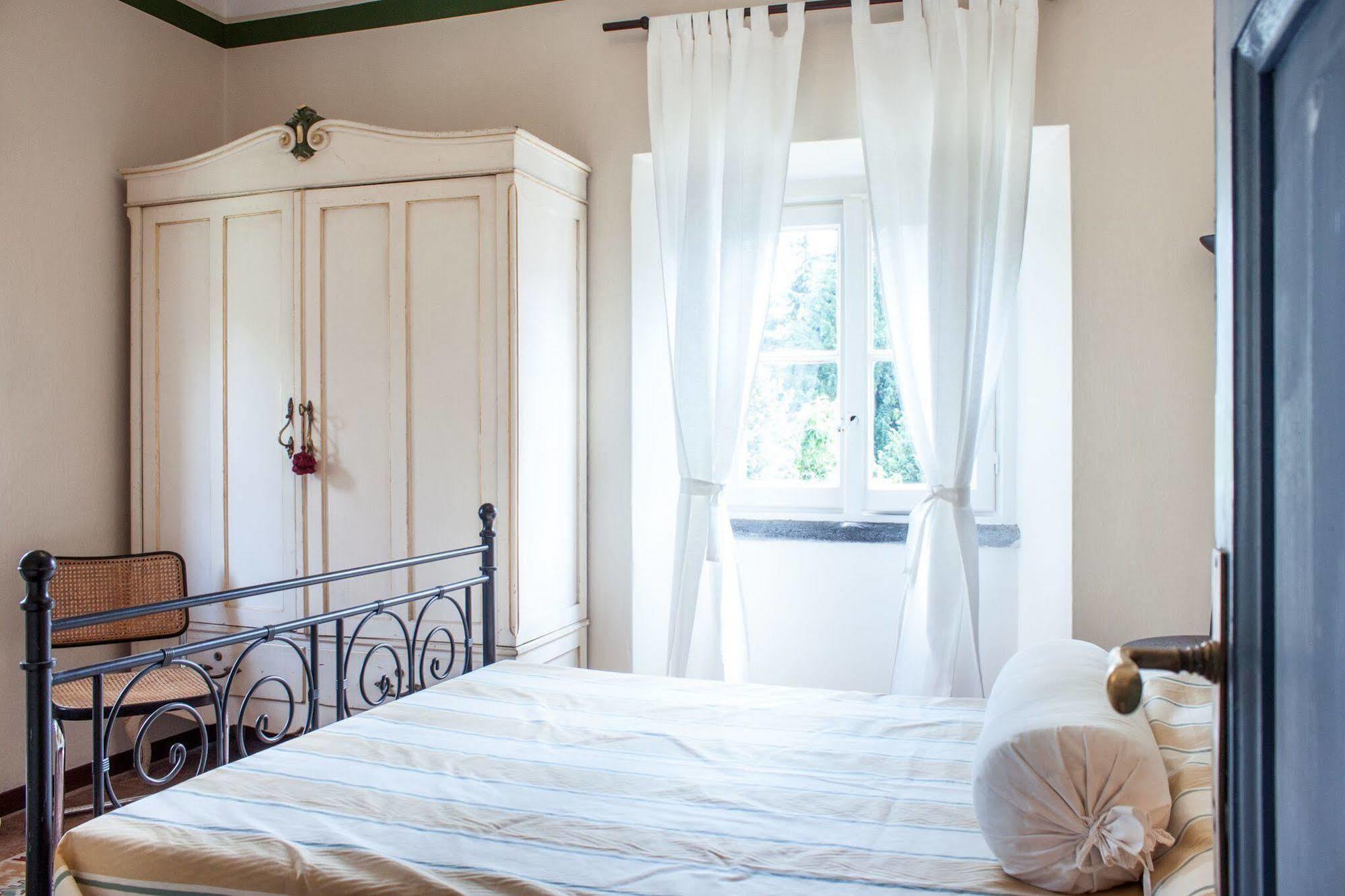 Casa La Viola Blu Bed and Breakfast Τσερνόμπιο Εξωτερικό φωτογραφία