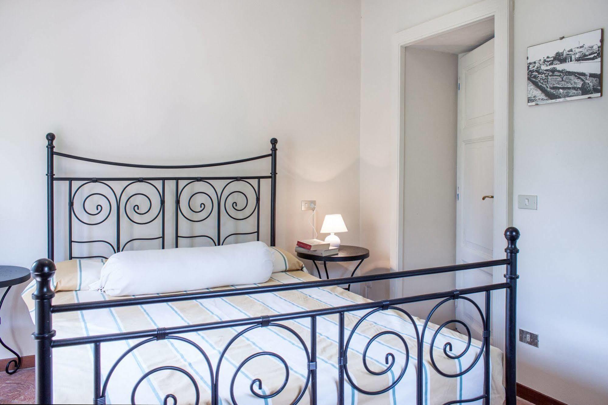 Casa La Viola Blu Bed and Breakfast Τσερνόμπιο Εξωτερικό φωτογραφία