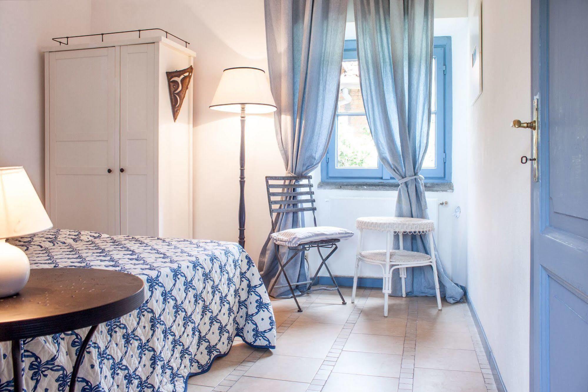 Casa La Viola Blu Bed and Breakfast Τσερνόμπιο Εξωτερικό φωτογραφία